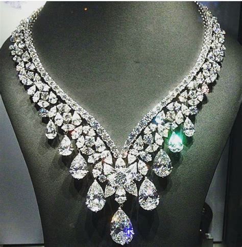 Pin on Champagne Taste | Amazing jewelry, Exquisite jewelry, Fabulous ...