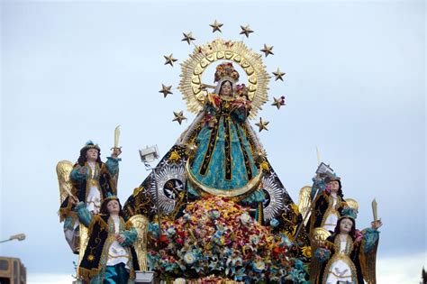 Perú celebra la Fiesta de la Virgen de la Candelaria en Puno del 2 al ...