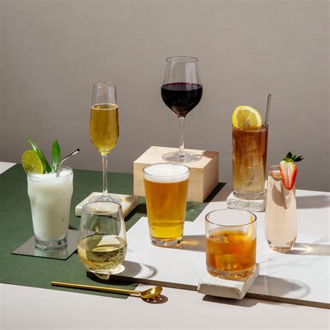 DRINKS + GLASSWARE - Creative Product Photography / Prop Styling / Set ...