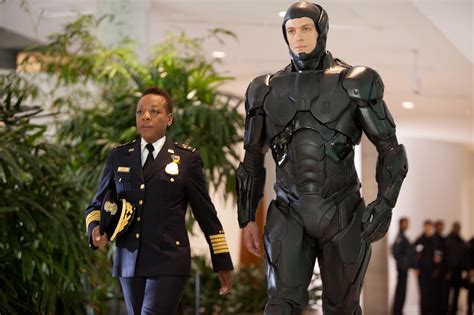 'RoboCop' Review - Chicago Tribune