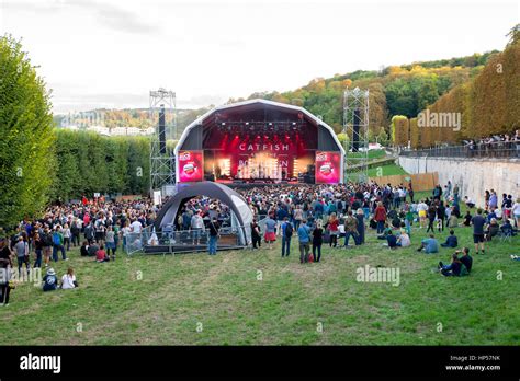 Stage and rock en seine and crowd hi-res stock photography and images ...