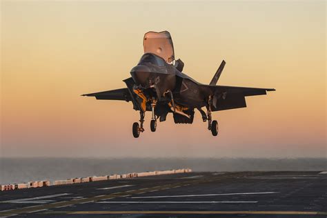 Lockheed martin f 35 lightning ii cockpit - hostcoach