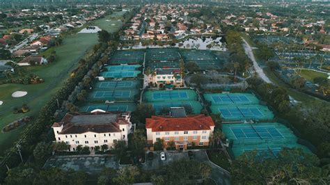 Evert Tennis Academy, Florida - World Tennis Travel