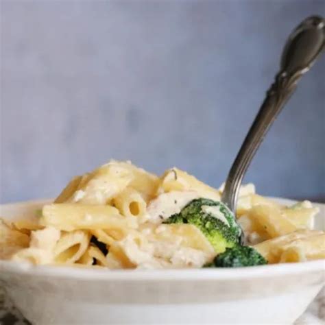 Gluten Free Chicken Broccoli Alfredo Recipe - Breadish