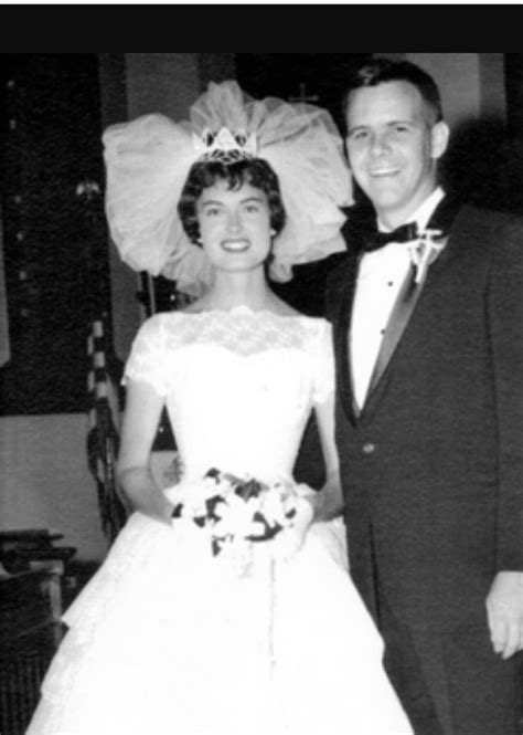 Tom Brokaw & Meredith Auld | Wedding gowns vintage, Celebrity weddings ...