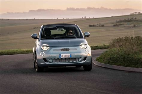 Fiat 500 Electric Convertible Review (2022) | Parkers