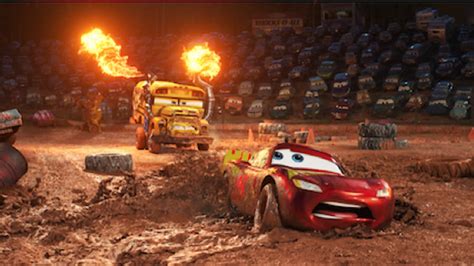 Cars 3 new trailer gives best look yet at Lightning McQueen’s ...