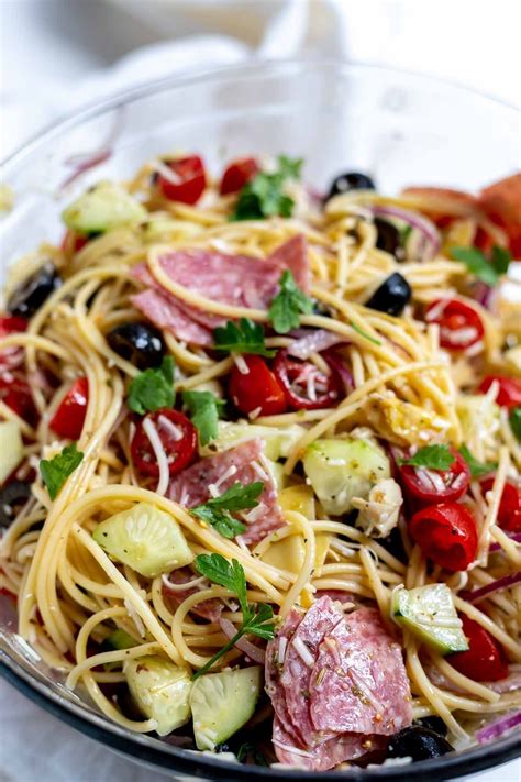 CALI-ITALIAN SPAGHETTI SALAD ★ | Summer salad recipes, Pasta salad ...