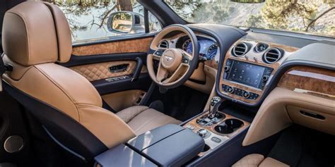 2017 Bentley Bentayga Luxury SUV - News