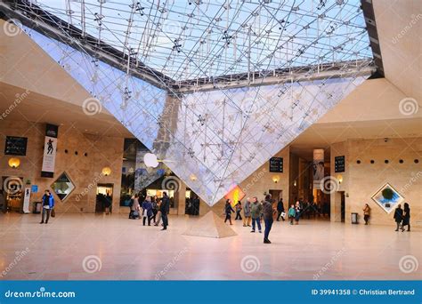 Inside the Louvre Museum (Musee Du Louvre) Editorial Stock Photo ...