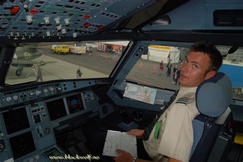 Airbus A319 cockpit by NorwegianBlackWolf on DeviantArt