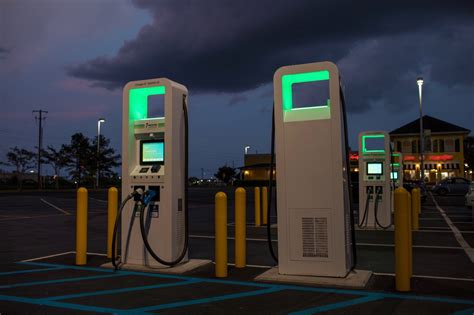 Three Big EV Charging Networks Now Have Interoperability Agreements ...