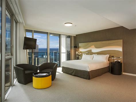 hilton gold coast room - Holiday Rewards