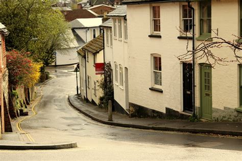 Amery Hill © Billy cc-by-sa/2.0 :: Geograph Britain and Ireland