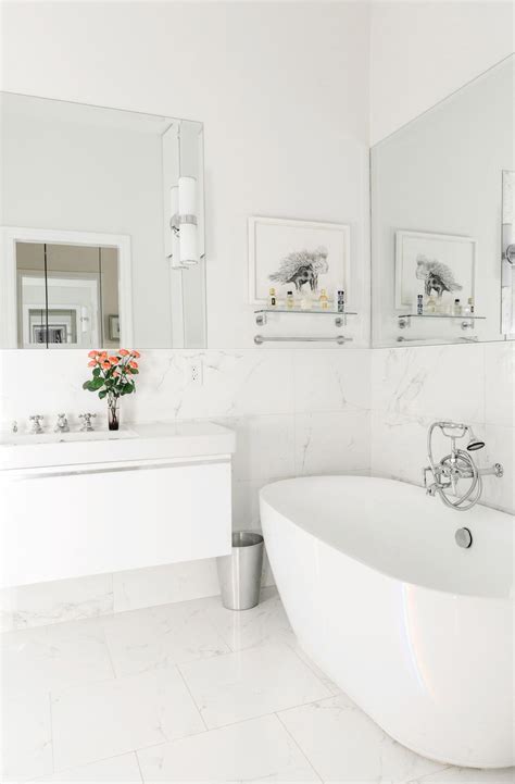 Elegant photo #smallbathroomtileideas in 2020 | White bathroom designs ...