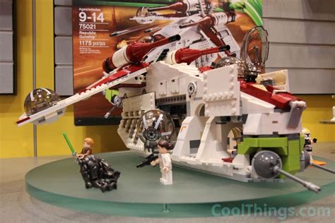 LEGO Star Wars Republic Gunship 75021 Pics