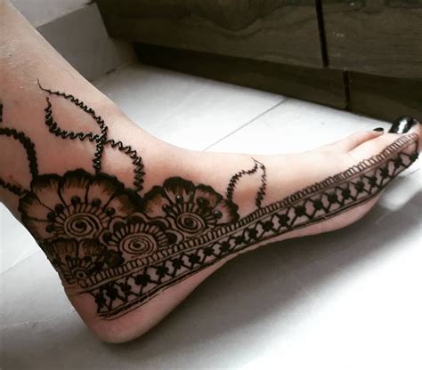 Classy and attractive Mehndi Designs for Foot - Sensod