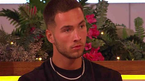 Love Island viewers in hysterics as they spot Ron’s furious reaction to ...