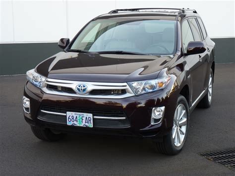 2012 Toyota Highlander Hybrid: Quick Drive, Highest MPG With Third Row