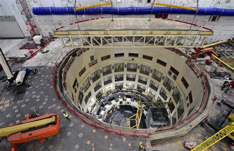 ITER: The Giant Fusion Reactor—book review by plasma physicist who ...