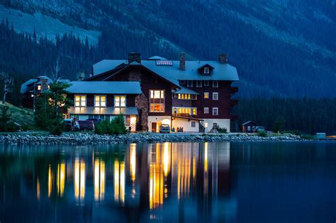 Many Glacier Hotel Restaurant on Swiftcurrent Lake. Glacier National ...