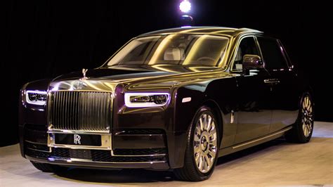 The new Rolls-Royce Phantom Extended Wheelbase - Driving Opulence ...