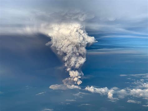 LOOK: Pilot captures images of Taal volcano eruption 25,000ft from ...