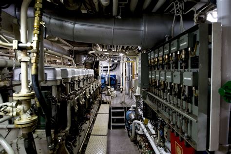 cruise ship engine room tour - Google Search | Room tour, Engineering ...