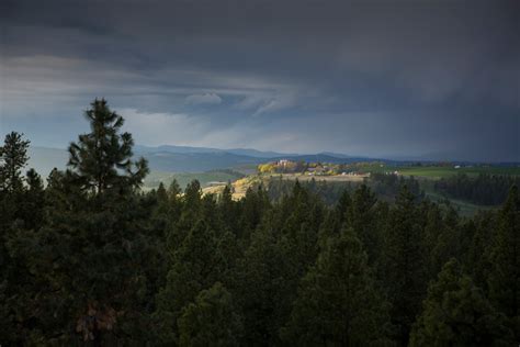 Outdoor Advertising in Spokane Valley, Washington | BillboardsIn.com