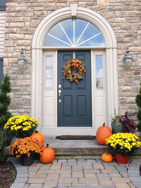 Fall front porch Fall front step Decorating with pumpkins and mums ...