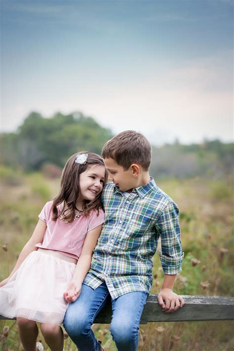 SIBLING LOVE FAMILY PHOTO SESSION