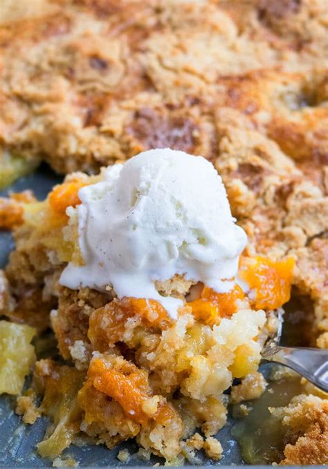 Peach Dump Cake {Peach Cobbler Dump Cake} - CakeWhiz