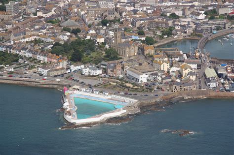 Penzance Beach photos | UK Beach Guide