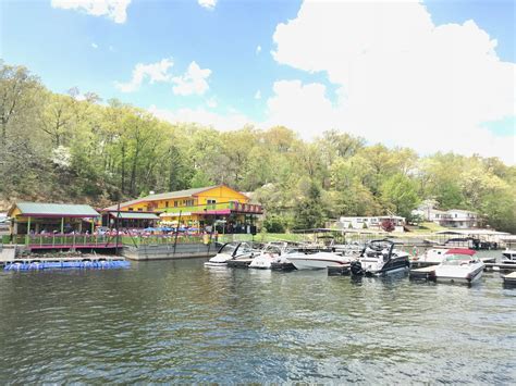 Family-Friendly Waterfront Restaurants at Lake of the Ozarks