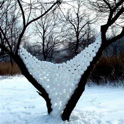 14 Incredible Ice and Snow Sculptures | Snow art, Andy goldsworthy ...