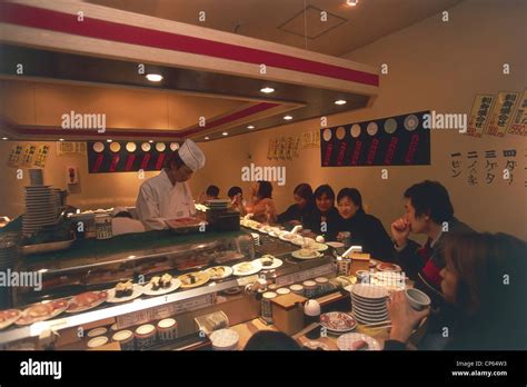 Japan - Tokyo. Sushi Bar Stock Photo - Alamy