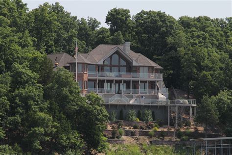 Celebrities Who Have Homes At Lake Of The Ozarks Mo