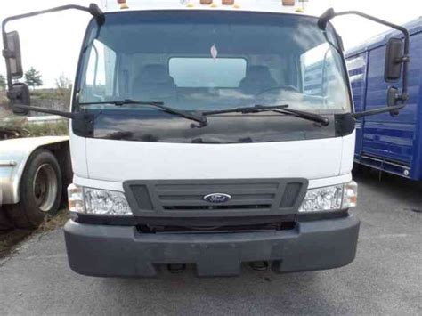 Ford LCF (2006) : Sleeper Semi Trucks