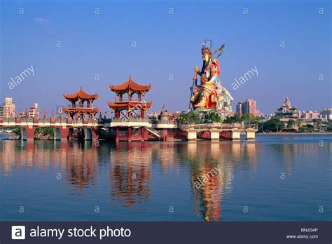 Taiwan Kaohsiung Lotus Lake Statue of Taoist God Xuan-tian-shang-di ...