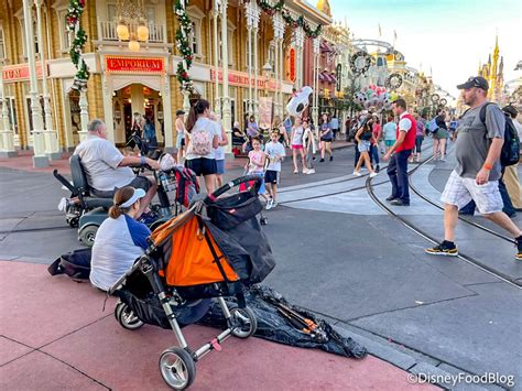 PHOTOS & VIDEOS: New Year's Eve Fireworks Have Returned to Disney World ...