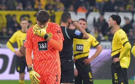 Gregor Kobel: Bitter Setback as Borussia Dortmund Goalkeeper Misses Out ...