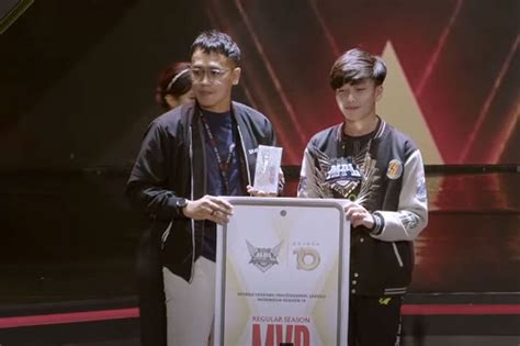 Mobile Legends: Kairi crowned regular season MVP in MPL Indonesia | ABS ...