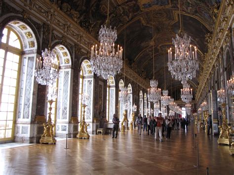 File:Hall of mirrors at Chateau de Versailles.jpg - Wikimedia Commons