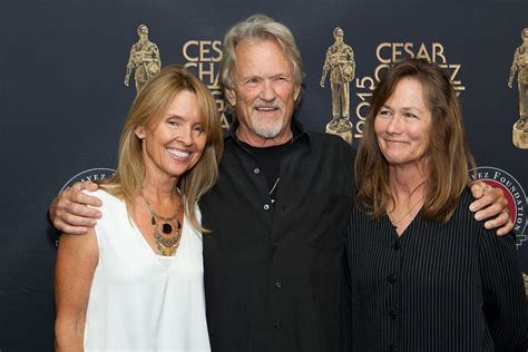 Meet Kris Kristofferson’s 3rd Wife Lisa Meyers to Whom He Is Married ...