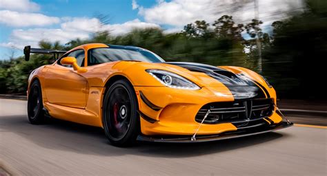 Dominate Your Local Track Day With This 2017 Dodge Viper ACR Extreme ...