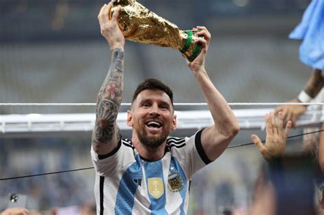 Photos: Messi and Argentina lift World Cup after win over France ...