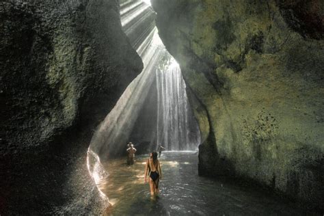 Dollzis: De Tukad Cepung Waterfall