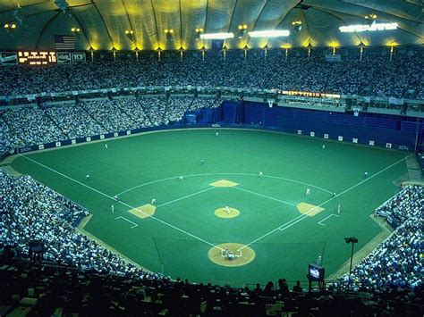 The Hubert H. Humphrey Metrodome during the 1987 World Series. Lots of ...