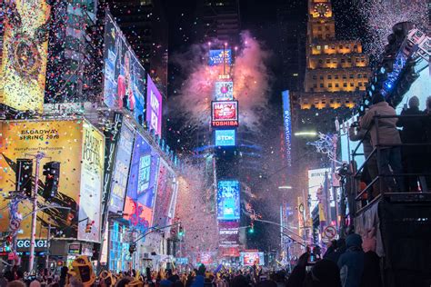 How To Watch The Times Square Ball Drop On New Year’s Eve