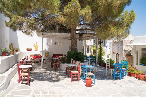 Escaping to the villages of Paros | Culture | Discover Greece